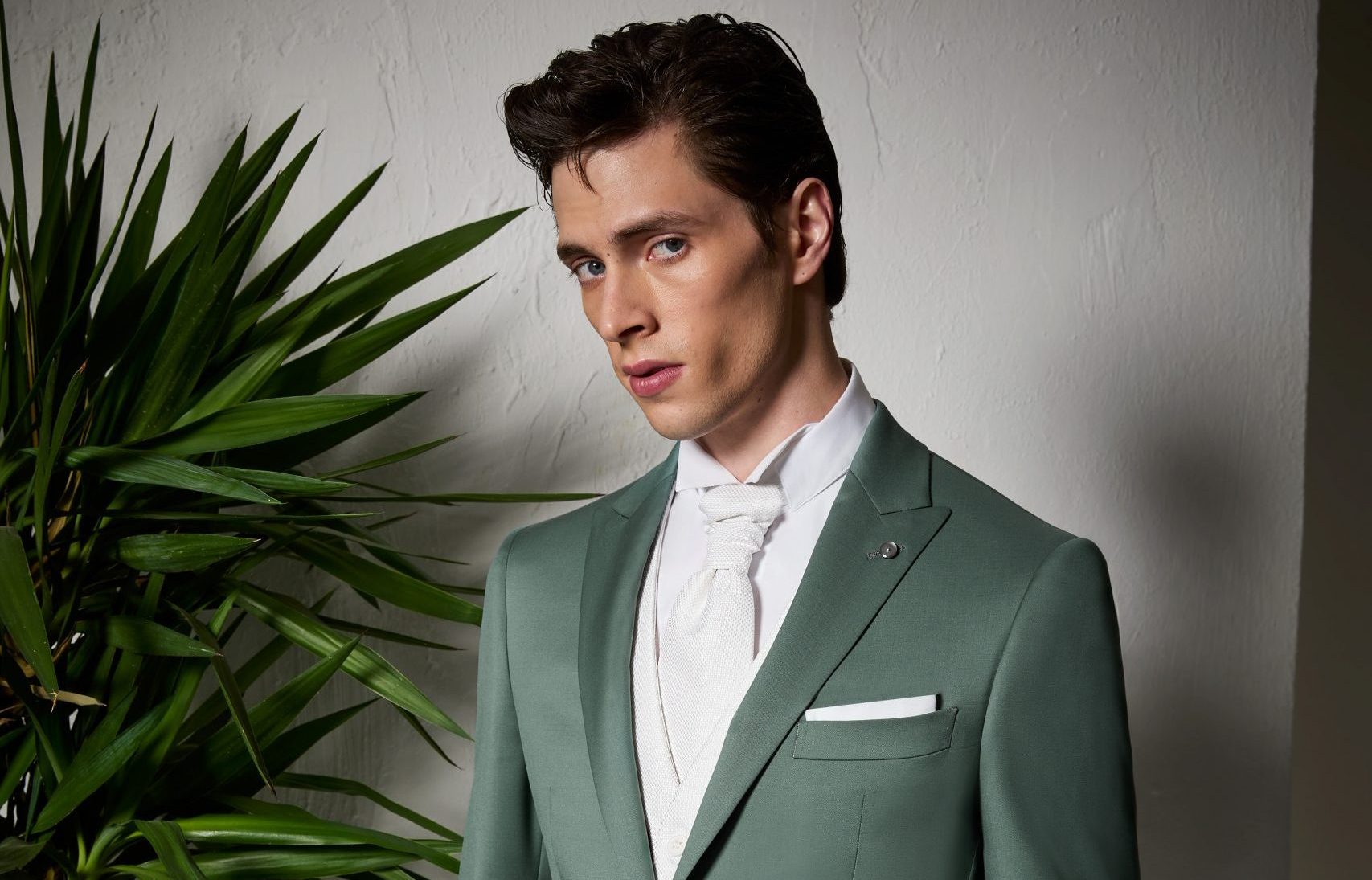 Trajes de novio elegantes - Colección Flirt de Isamar Novios en Granada